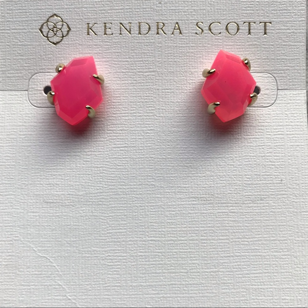Kendra Scott Inaiyah Pink Agate Studs in gold